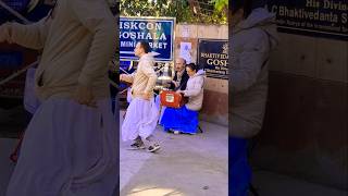 Foreigners Devotees dance on hare krishna kirtan 💓🙏 || I LOVE KRISHNA KIRTAN💖 #shorts #youtubeshorts