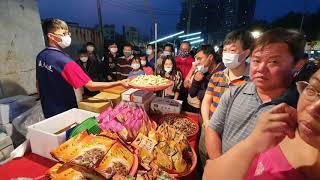 Crazy low-price seafood auction at Mi Tuo Night Market, Chiayi, Taiwan