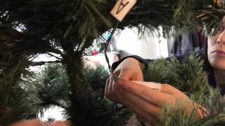 Unboxing, setup and reboxing of wholeHome Noel Prelit 7.5' Cashmere Xmas Tree