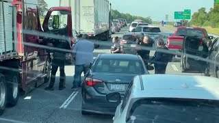 South Carolina deputies use traffic to capture Georgia murder suspect traveling in semi-truck on ...