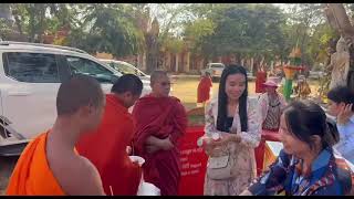 Pech Channseiha |ប្រគេនចង្ហាន់ព្រះសង្ឃ៤៥០អង្គ