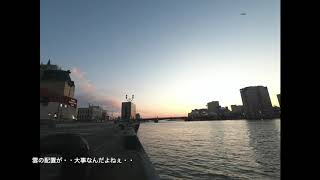 世界三大夕日＠釧路港　2020/04/30　惜しい！