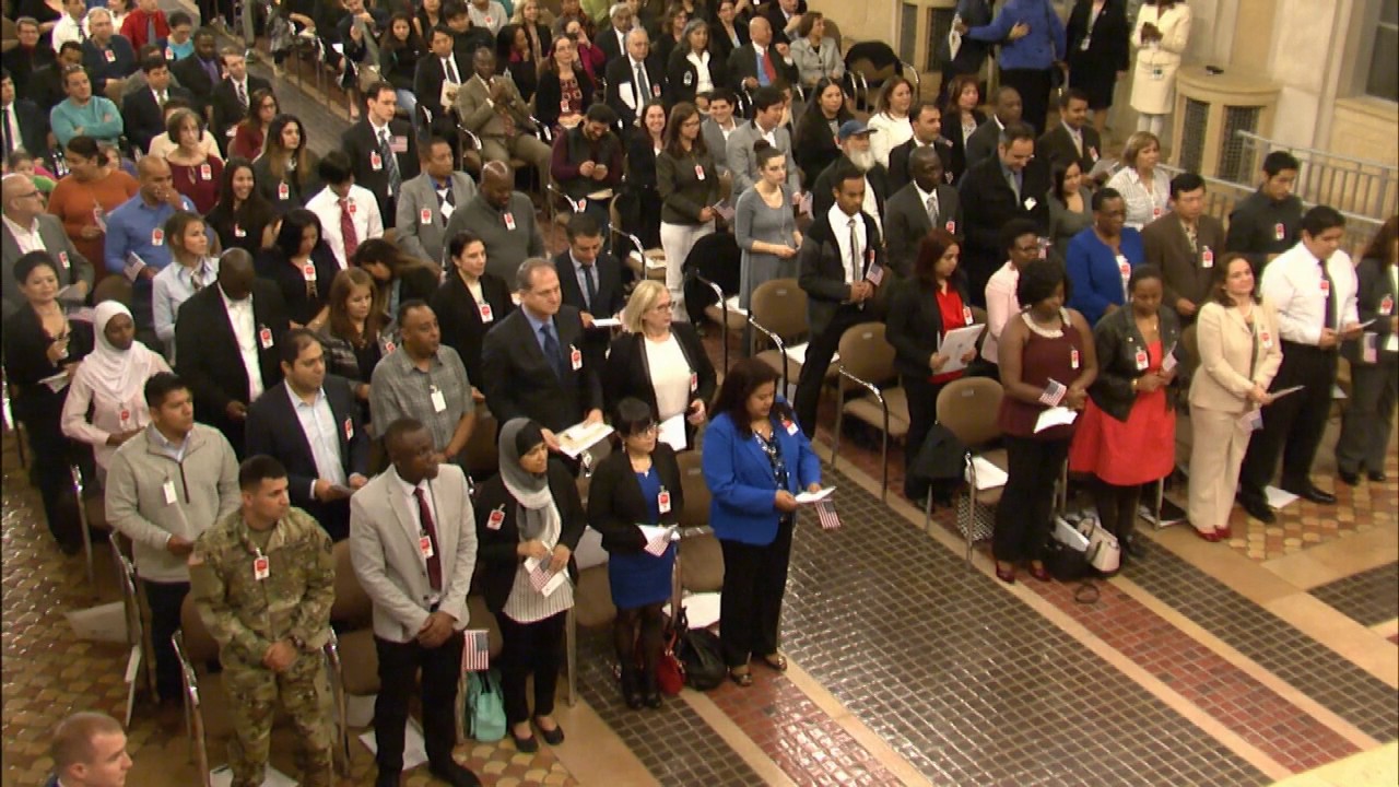 Attorney General Lynch Hosts Naturalization Ceremony With USCIS ...