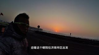 终于骑着大骆驼拉着小房车来到了黄河边，看到了滚滚奔流的黄河水