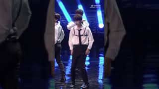 [Fancam] 20230325 INTO1 Zhou Keyu  《BumBuBum》 | INTO1 ✖ #2022WeiboNight (#2022微博之夜) #zhoukeyu  #周柯宇