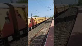 12766-Amravati-Tirupati Express (ICF) with Diesel Loco#status #viral