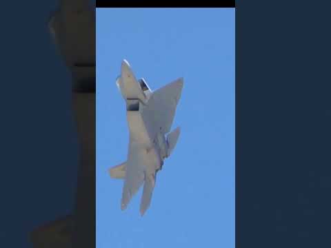 F-22 Raptor Vs F-35 Lightning II: A Comparison Of Cost And Production ...