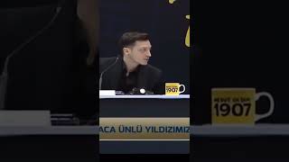 Mesut Özil öyleymiş tamam