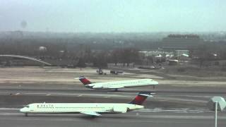 Delta Airlines DC-9-51 Steep and Loud Take-Off at Minneapolis International Airport