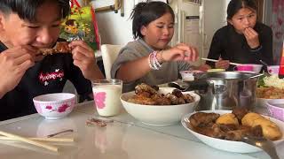Delicious and cozy dinner with family | Vietnamese cuisine