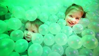 BALL PiT GAMES!! Daredevil Niko & Adley play in our new favorite indoor park (family night routine)