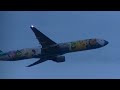 夕暮れ時の那覇空港を離陸するポケモン ピース★ジェット ana b777 pokemon jet takeoff naha airport