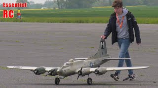 FORMATION FLIGHT OF THE DAY ! RC Me-262 jet flying formation with 2 RC bombers