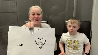 Makaton for ‘KIND’