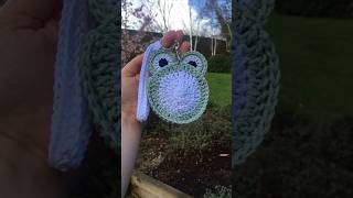 Crochet frog pouch 💚🐸 #crochet #crochetinspiration #summer #etsy #crochetpouch #frog