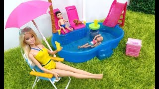 Barbie Chelsea  ile havuz keyfi yapıyor. En güzel bölümler