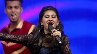 Nithyashree sings Nangai Nilavin Thangai at Vijay Television Awards