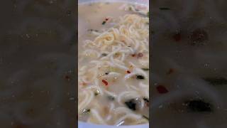 酔った勢いでカップラーメン(サンポー濃厚豚骨ピリ辛赤とんこつ)を作るだけの動画です！ #noodle