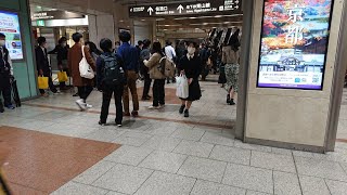 帰宅ラッシュの時間帯の名古屋駅  ※2022年11月11日撮影