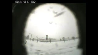 A peephole snow in Japan (最後にチラリと映るのは…）