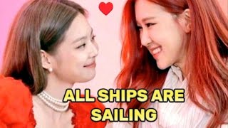 FUNNY AND CUTE GAY MOMENTS OF BLACKPINK