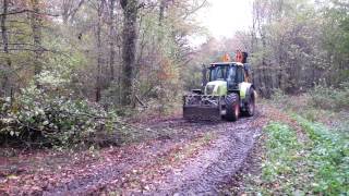 CLAAS Arion 630 avec lamier - ramassage de branches