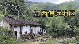 来自江西大山里的生活环境，鸟语花香，交通水电便利，养老好地方