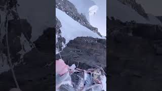 Death body on Mt Everest // Lhoste