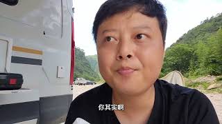 现在自媒体到底还能不能做？小兜做了5年了，听听他的收入和经验