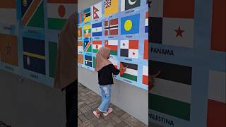 Teteh nya difa lagi liat bendera palestina