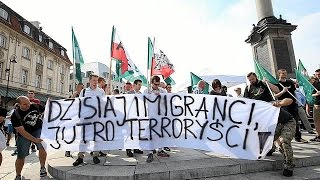 Rival rallies in Warsaw for and against immigration