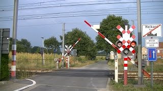 Spoorwegovergang Essen (B) // Railroad crossing // Passage à niveau