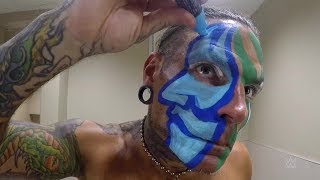 Time-lapse video of Jeff Hardy applying his face paint
