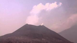 Anak Krakatau emits gas, August 2011 (Time Lapse Photography)