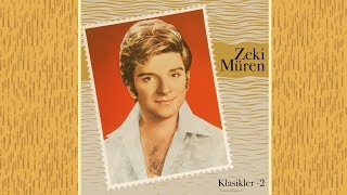 Zeki Müren - Akşam Oldu Hüzünlendim