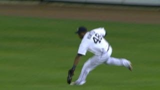 CWS@DET: Hunter robs Semien with running grab