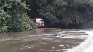 rain effect in idukki kerala.Sibi experienced truck drivecrossing bridge udumbannoor kaithapara road