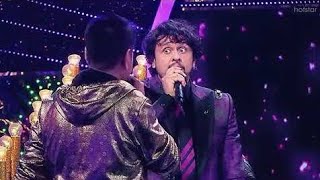 Sonu Nigam and Kumar Sanu singing Tere Hum Ae Sanam funny unseen performance Sonu Nigam Female voice