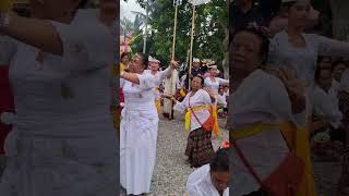 Salut Dengan Ibu Ibu Warga Hindu Kampung Bali Di Sulawesi Selatan #shorts #kampunghindu