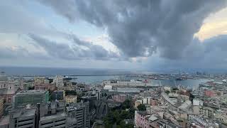 Maltempo in Liguria, arrivano le nuvole su Genova. Le immagini da Terrazza Colombo