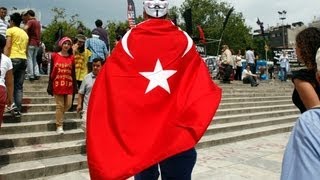 Istanbul protesters continue Gezi park occupation