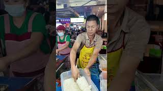 宵夜不來一份蛋炒飯嗎？份量特別足還很便宜那種！shorts #streetfood #chinastreetfood #chinafood #蛋炒飯 #蛋炒饭 #炒饭 #炒飯 #宵夜 #夜宵