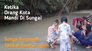 Dari Kota Mandi dan Nyuci Di Sungai Desa Paromaan Tambak Bawean