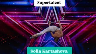 Supertalent - Sofia Kartashova (akrobacijama na krugu oduševila žiri takmičarka iz Ukrajine)