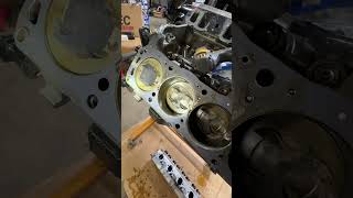 Ford 302 Pistons in a 351 Windsor!?