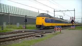 Spoorwegovergang Zevenbergschen Hoek // Dutch railroad crossing