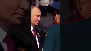 Sergey Şoyqu Qələbə Paradında Vladimir Putinə raport verdi