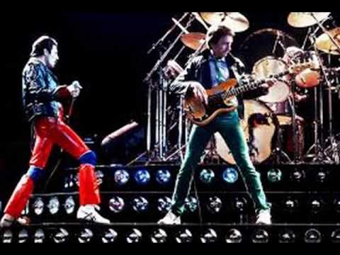 QUEEN . 39 . LIVE KILLERS . I LOVE MUSIC - YouTube