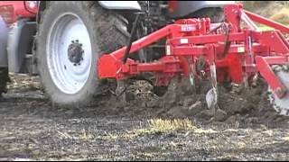 Quivogne UK's SCD Subsoiler mounted in front of Kongskilde Delta