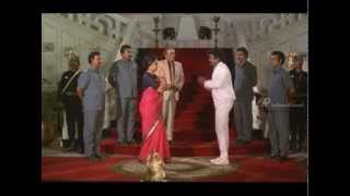 Managara Kaval - Vijayakanth saves Lakshmi